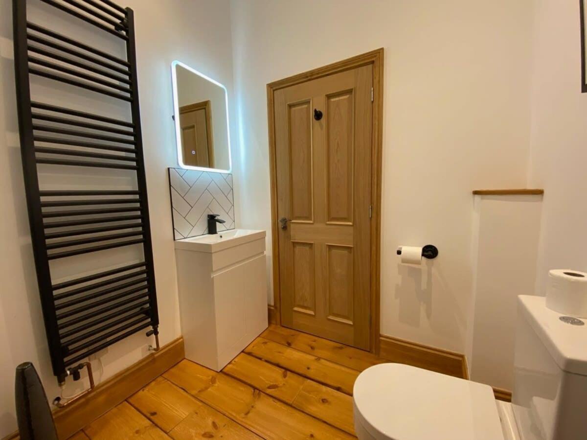 Spacious Lanes With Roof Terrace *